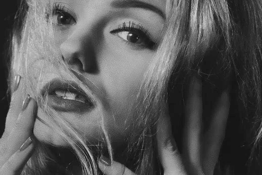 Perioral dermatit değerlendirmesinde ağız çevresi cilt hassasiyetinin kontrol edilmesi