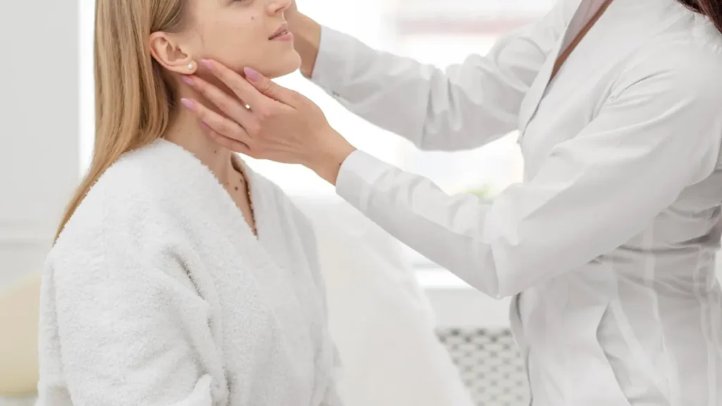 Kserozis ve cilt kuruluğu için dermatoloji kliniğinde değerlendirme